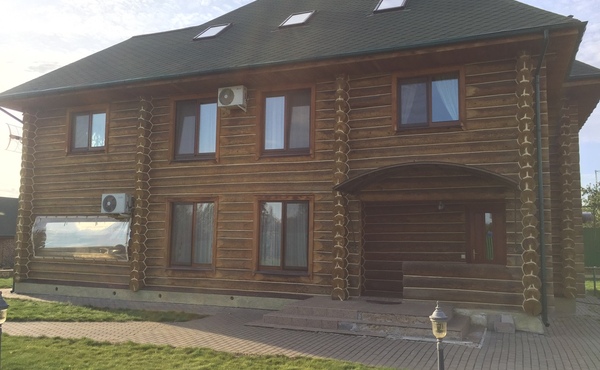 Использование герметика ВГТ, утеплен дом с баней из бревна ручной рубки