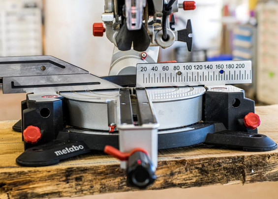 Аренда торцовочной пилы Metabo KGS 254M